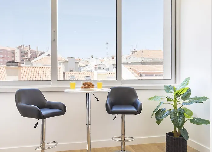 Lovelystay - Light & Comfy Flat