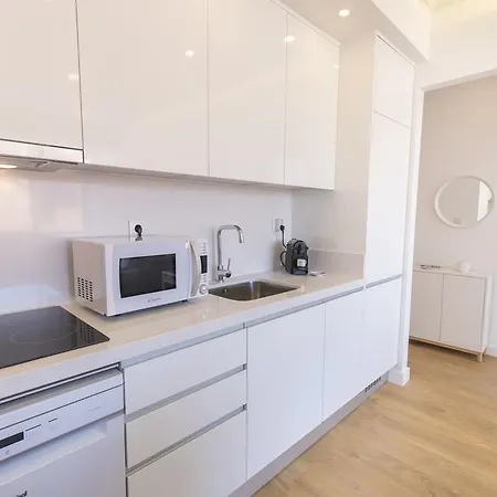 Lovelystay - Light & Comfy Flat