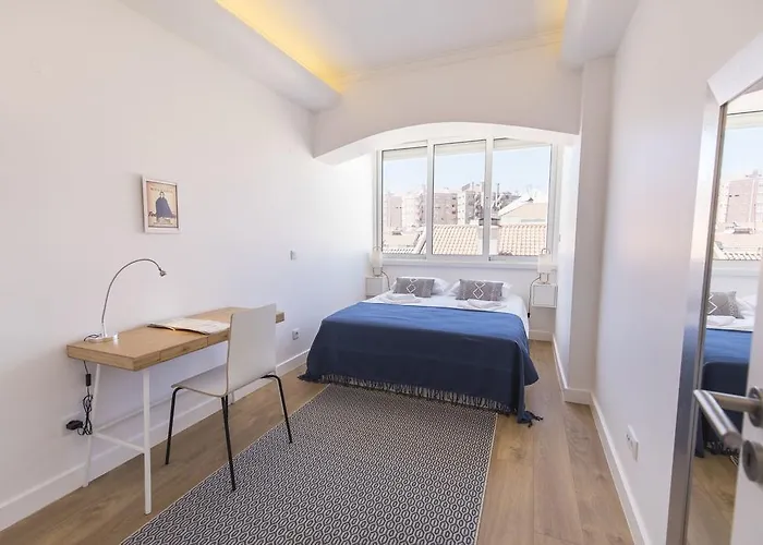 Lovelystay - Light & Comfy Flat