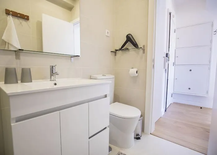 Lovelystay - Light & Comfy Flat