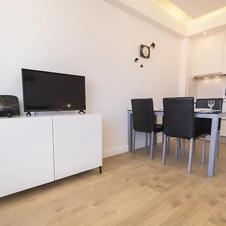 Lovelystay - Light & Comfy Flat * Lissabon