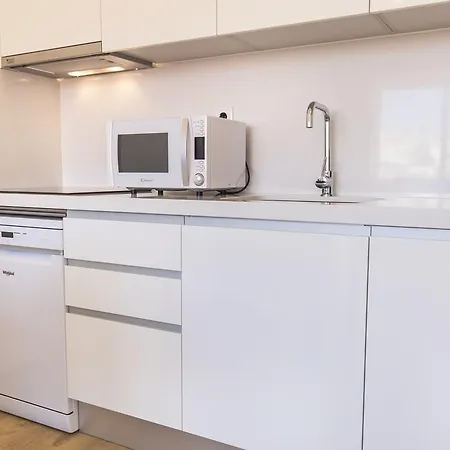 Lovelystay - Light & Comfy Flat Lissabon